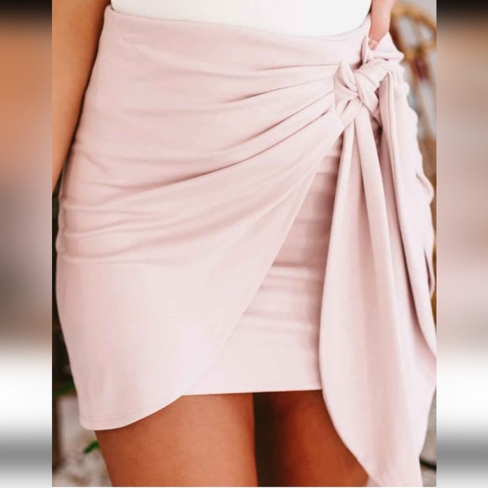 FORE Dusty Pink Ruched Wrap Mini Skirt Size Large NWT - Picture 3 of 6
